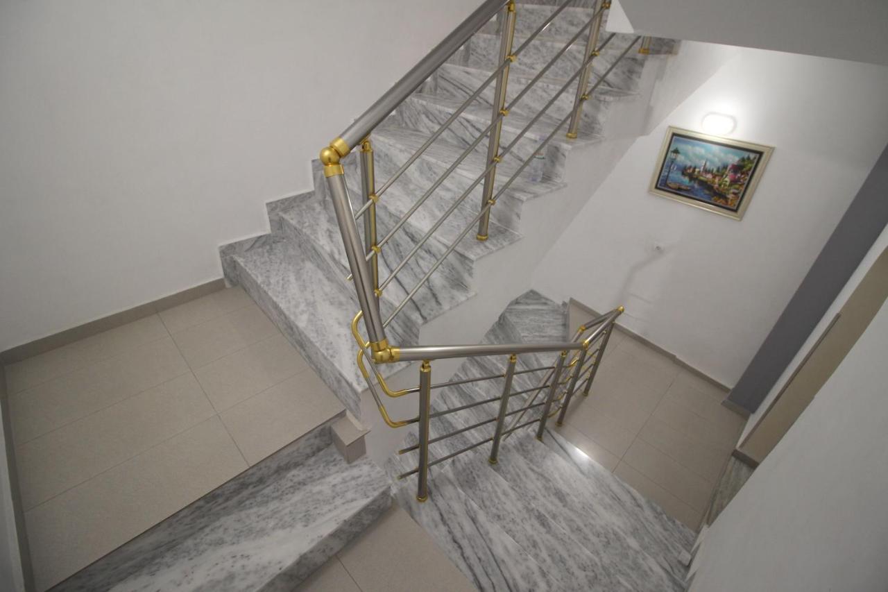 Doka Center Apartments Саранда Екстер'єр фото